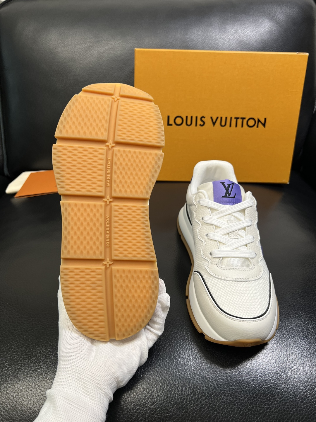 Lv 高品质 顶级工艺品 路易威登，专柜同步原厂配置，鞋面意大利进口，高品质拼接缤纷色彩复杂工艺品，进口