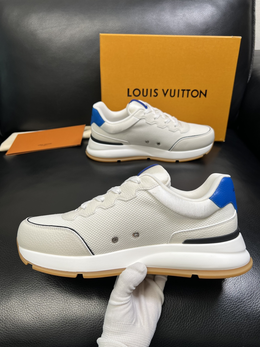 Lv 高品质 顶级工艺品 路易威登，专柜同步原厂配置，鞋面意大利进口，高品质拼接缤纷色彩复杂工艺品，进口