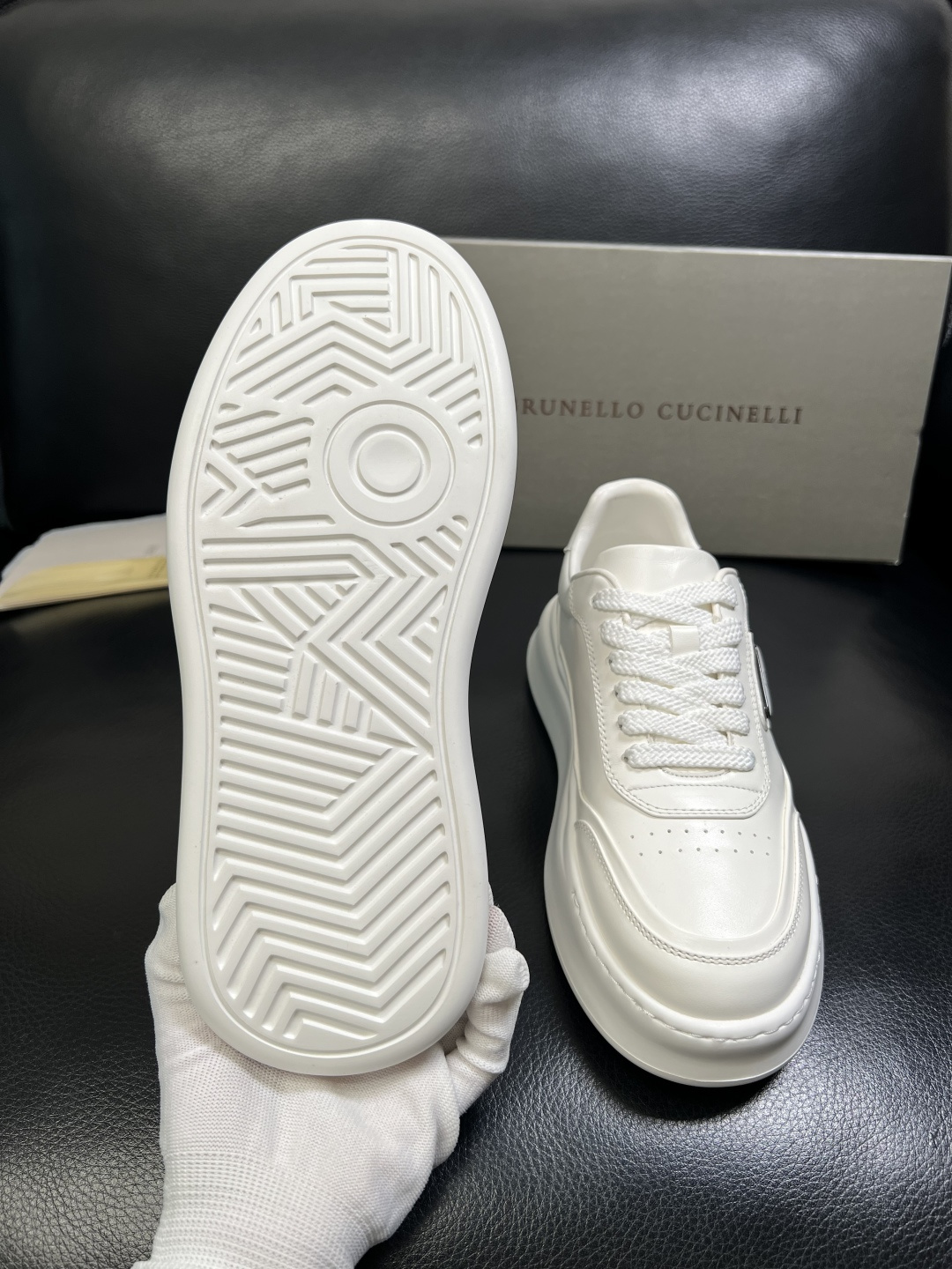 Brunello Cucinelli 高品质 顶级工艺品 BC 专柜同步原厂配置，意大利进口牛皮面料牛内