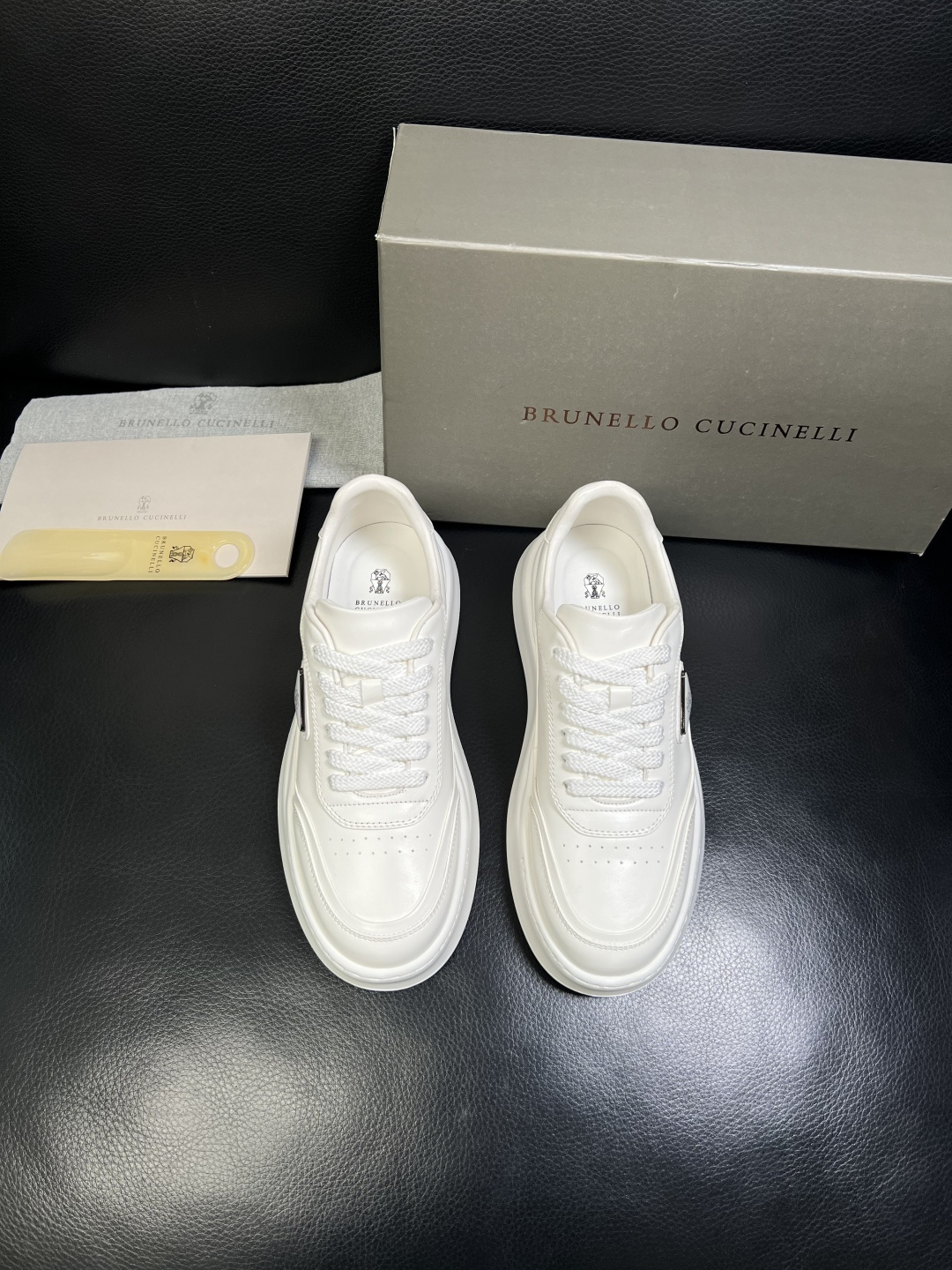 Brunello Cucinelli 高品质 顶级工艺品 BC 专柜同步原厂配置，意大利进口牛皮面料牛内