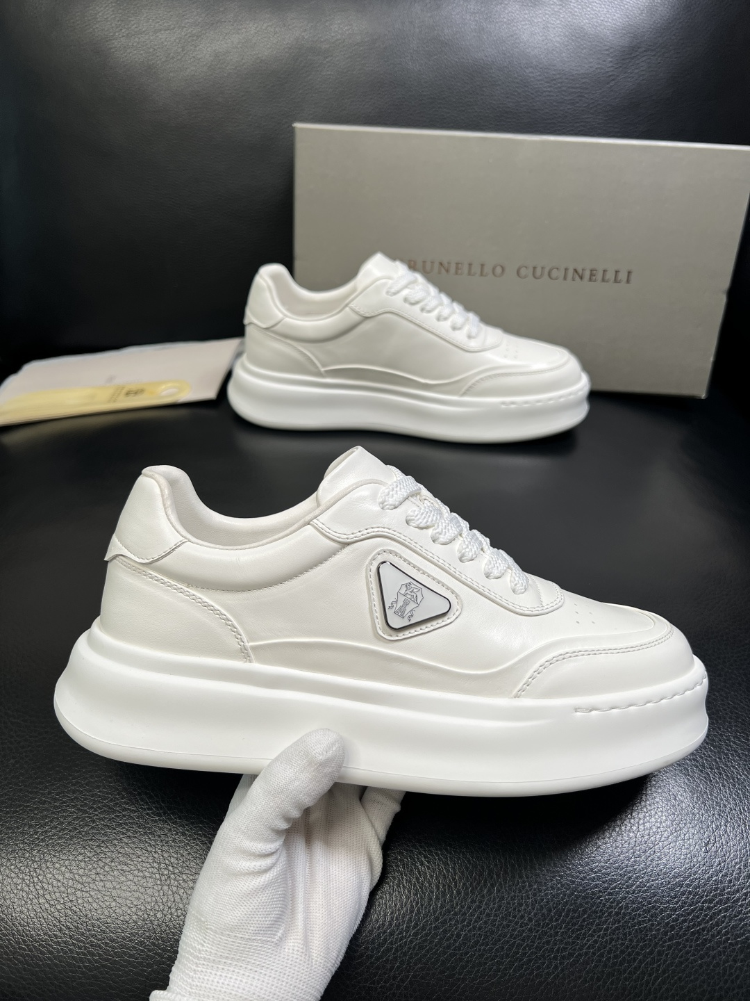 Brunello Cucinelli 高品质 顶级工艺品 BC 专柜同步原厂配置，意大利进口牛皮面料牛内