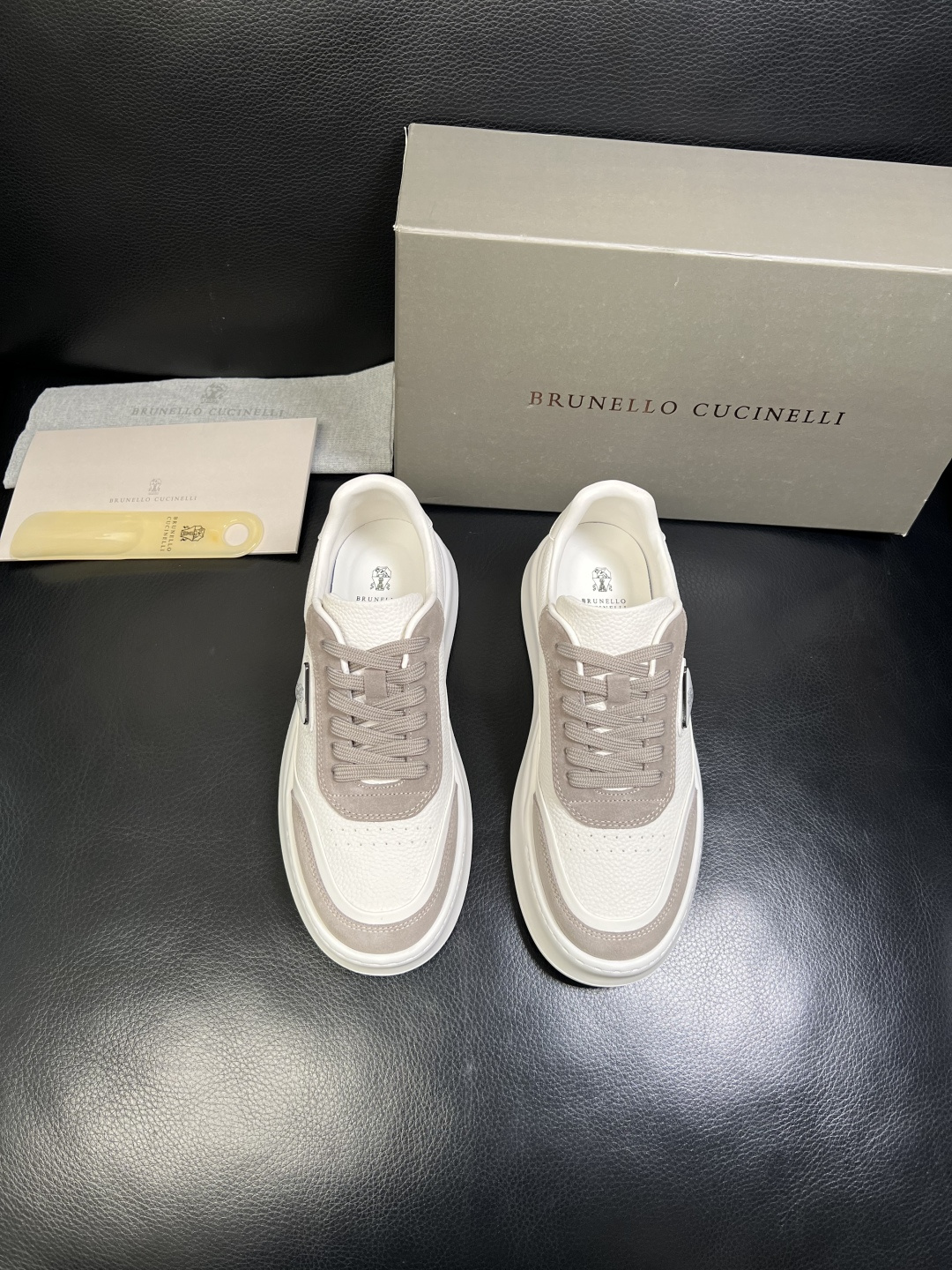 Brunello Cucinelli 高品质 顶级工艺品 BC 专柜同步原厂配置，意大利进口牛皮面料牛内