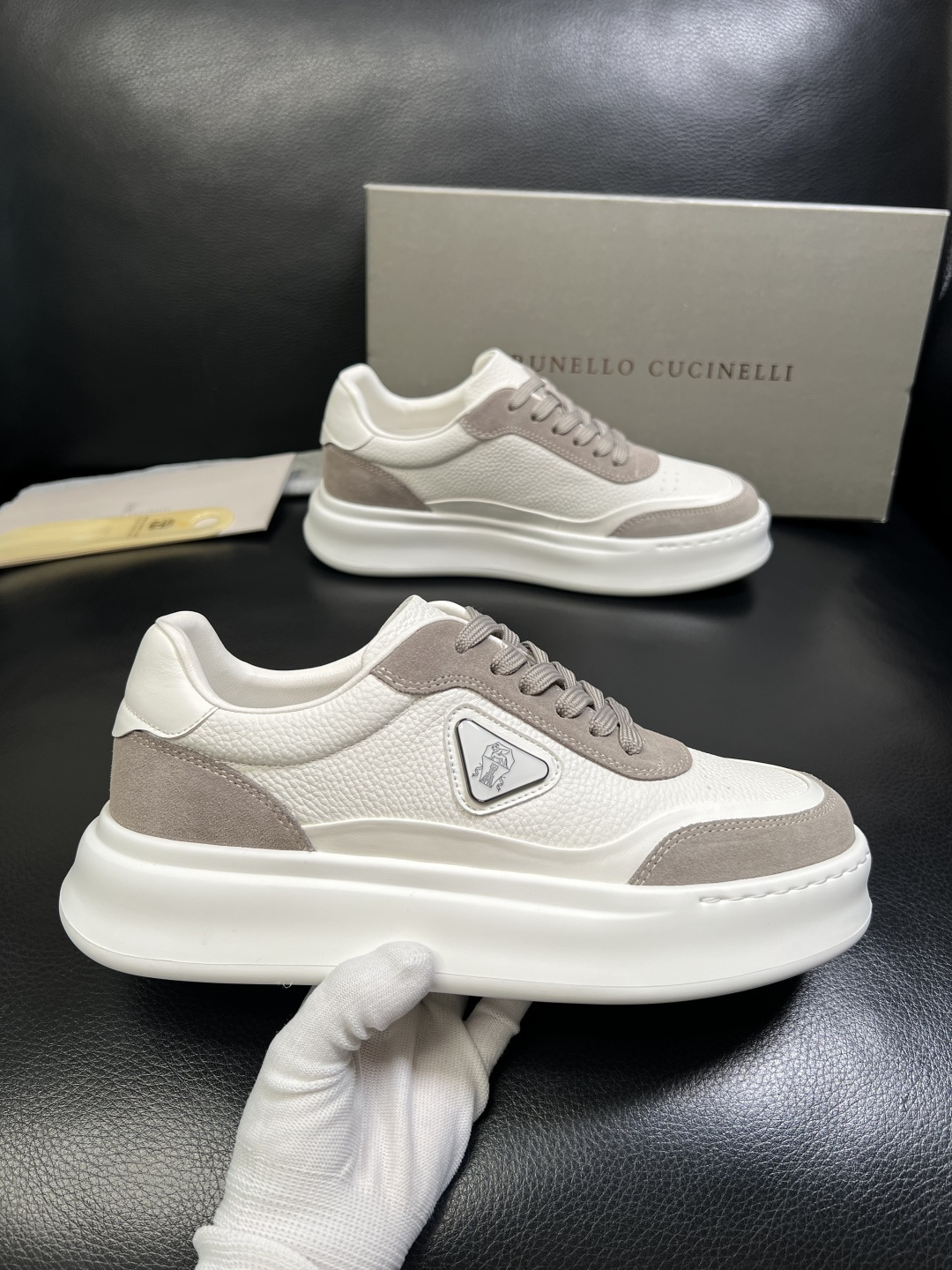 Brunello Cucinelli 高品质 顶级工艺品 BC 专柜同步原厂配置，意大利进口牛皮面料牛内