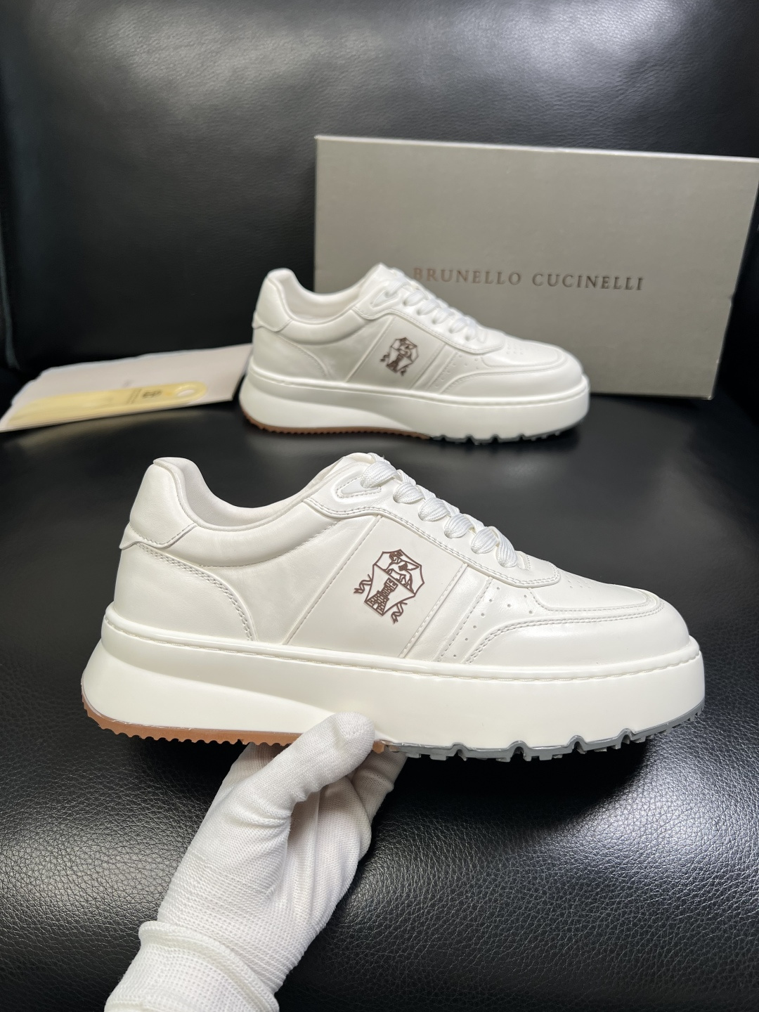Brunello Cucinelli 高品质 顶级工艺品 BC 专柜同步原厂配置，意大利进口牛皮面料牛内