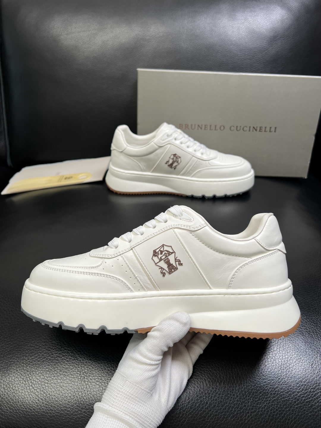 Brunello Cucinelli 高品质 顶级工艺品 BC 专柜同步原厂配置，意大利进口牛皮面料牛内