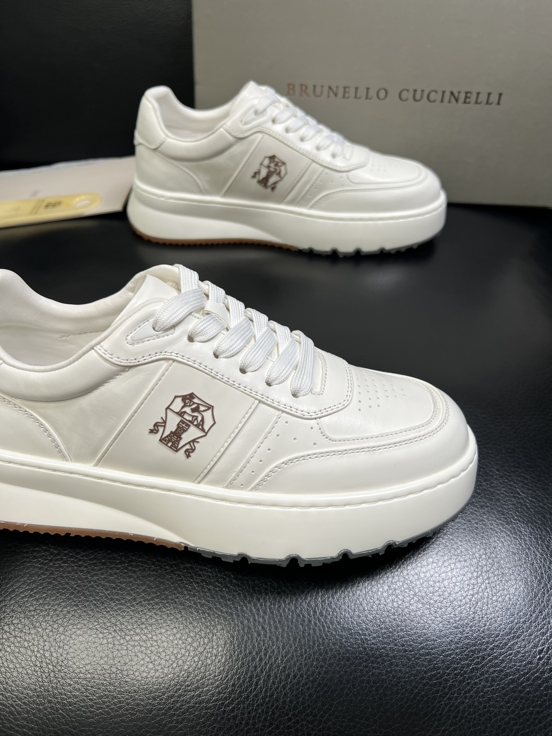 Brunello Cucinelli 高品质 顶级工艺品 BC 专柜同步原厂配置，意大利进口牛皮面料牛内