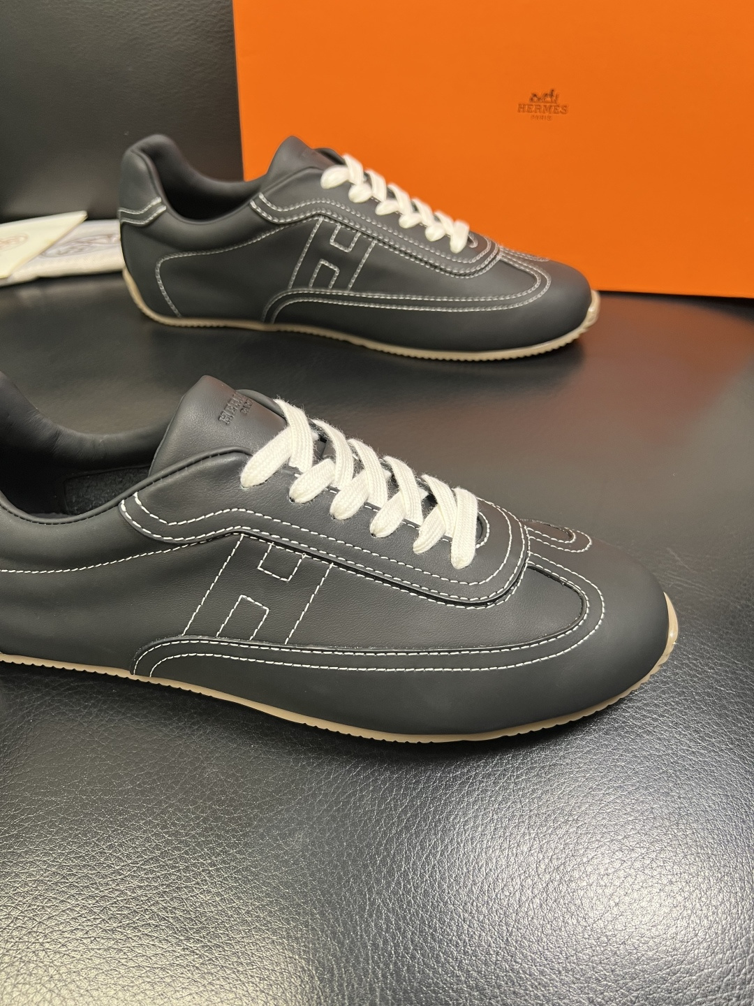 Hermes 高品质 顶级工艺品 爱马仕 专柜同步发售原厂配置，意大利进口原版牛皮面料，高品质拼接工艺，