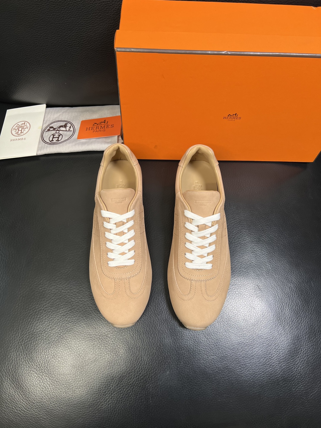 Hermes 高品质 顶级工艺品 爱马仕 专柜同步发售原厂配置，意大利进口原版牛皮面料，高品质拼接工艺，