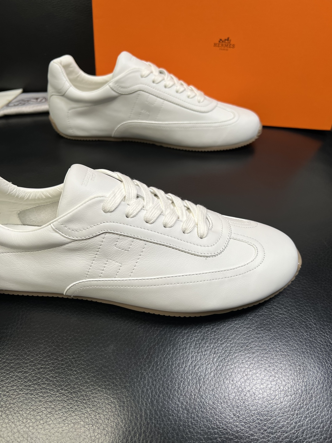 Hermes 高品质 顶级工艺品 爱马仕 专柜同步发售原厂配置，意大利进口原版牛皮面料，高品质拼接工艺，