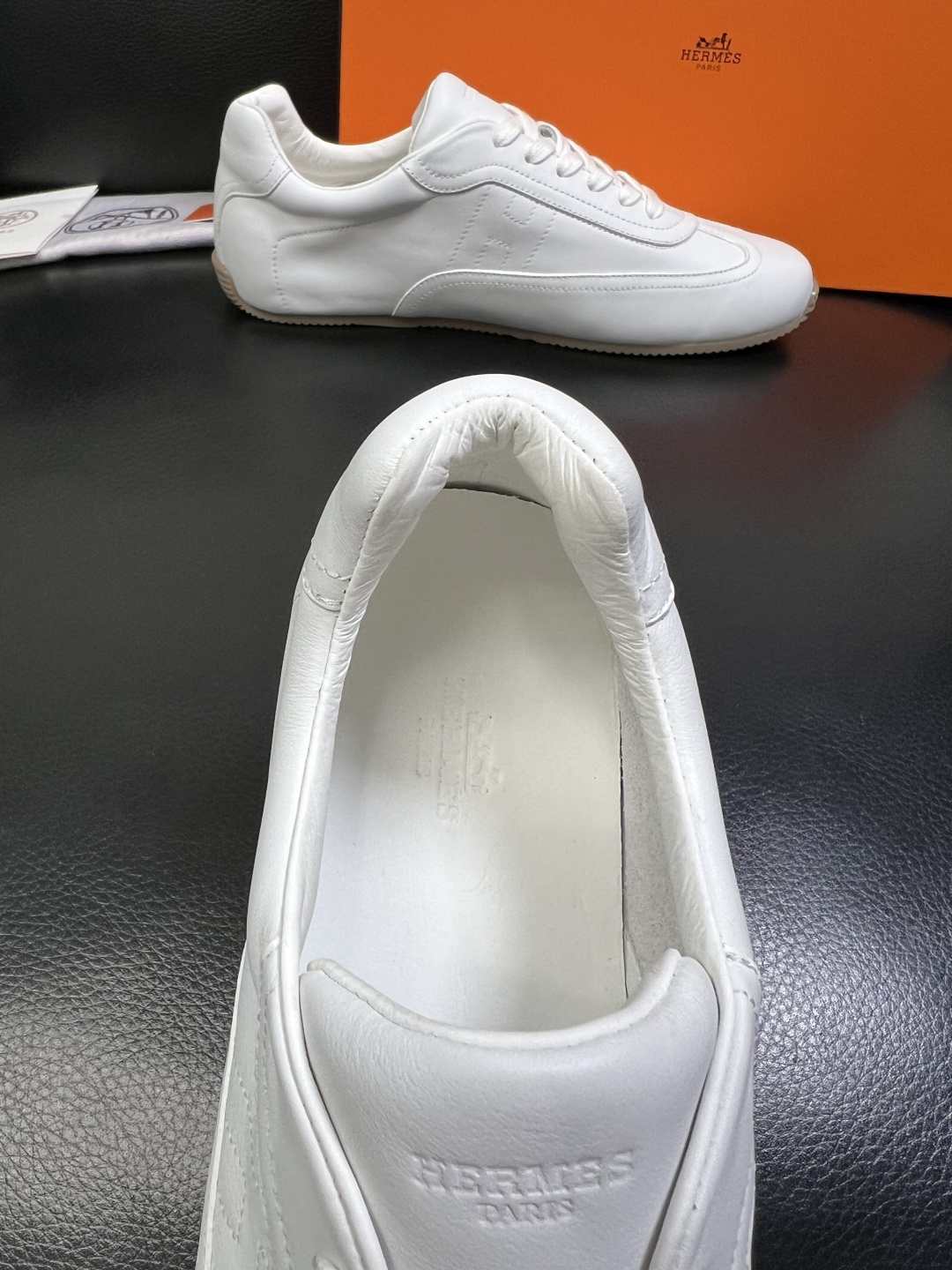 Hermes 高品质 顶级工艺品 爱马仕 专柜同步发售原厂配置，意大利进口原版牛皮面料，高品质拼接工艺，