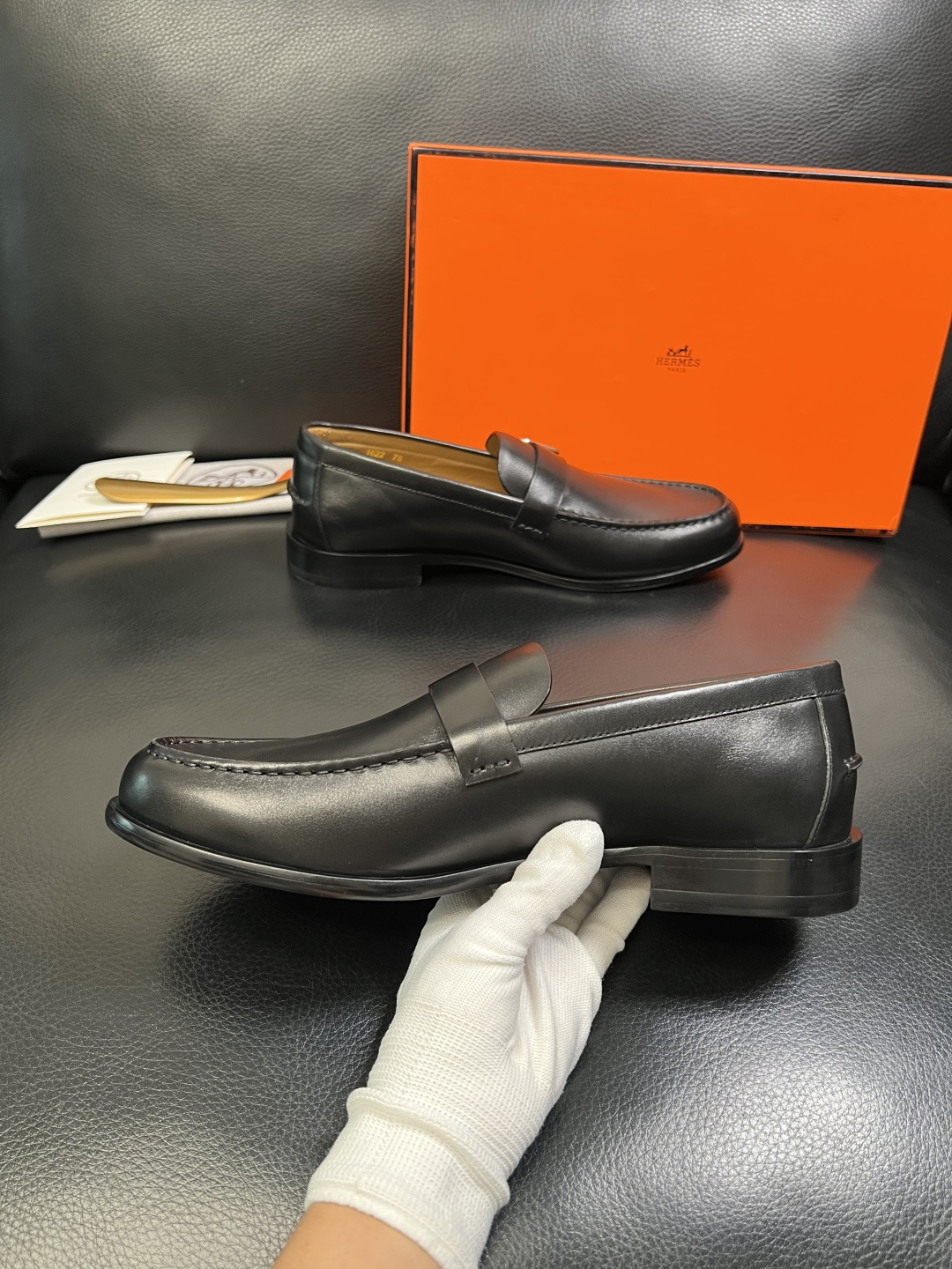 Hermes 高品质 顶级工艺品 爱马仕 专柜同步 原厂配置，意大利进口原版牛皮面料，透气舒适进口水染牛