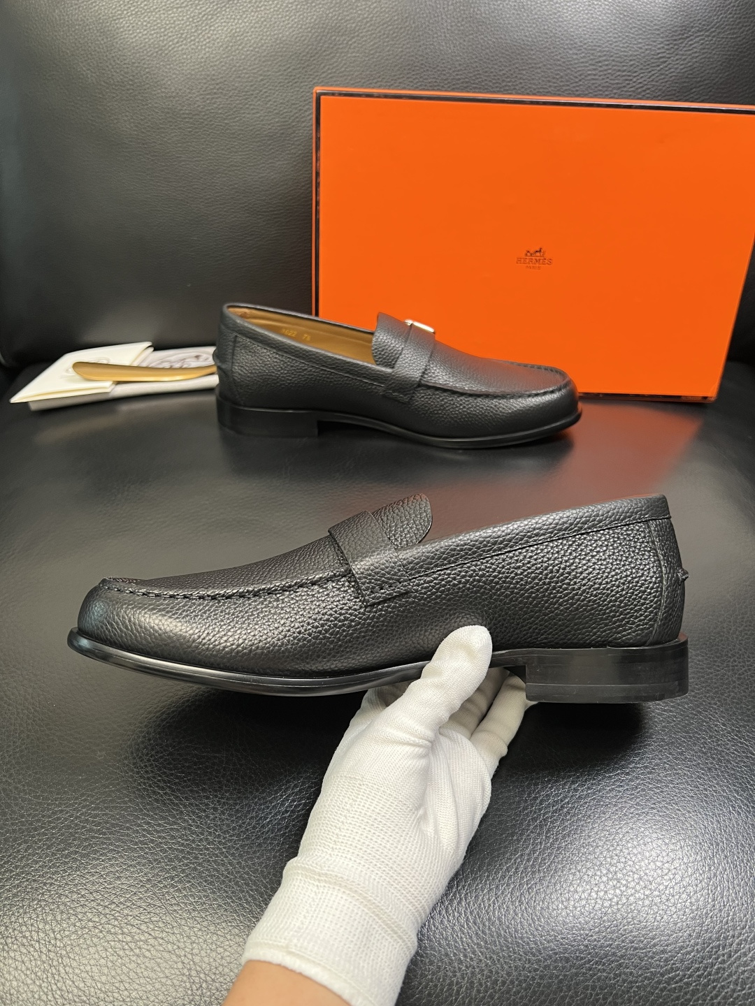 Hermes 高品质 顶级工艺品 爱马仕 专柜同步 原厂配置，意大利进口原版牛皮面料，透气舒适进口水染牛