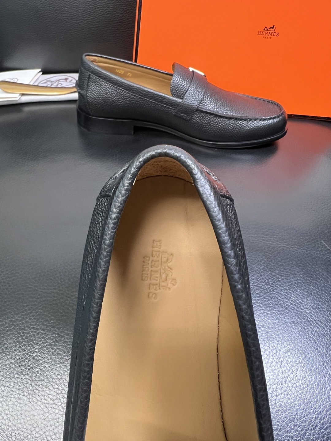 Hermes 高品质 顶级工艺品 爱马仕 专柜同步 原厂配置，意大利进口原版牛皮面料，透气舒适进口水染牛