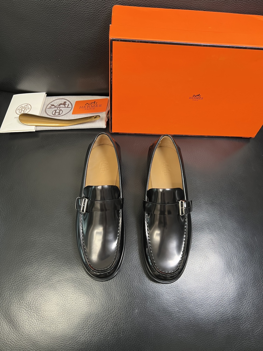 Hermes 高品质 顶级工艺品 爱马仕 专柜同步 原厂配置，意大利进口原版牛皮面料，透气舒适进口水染牛