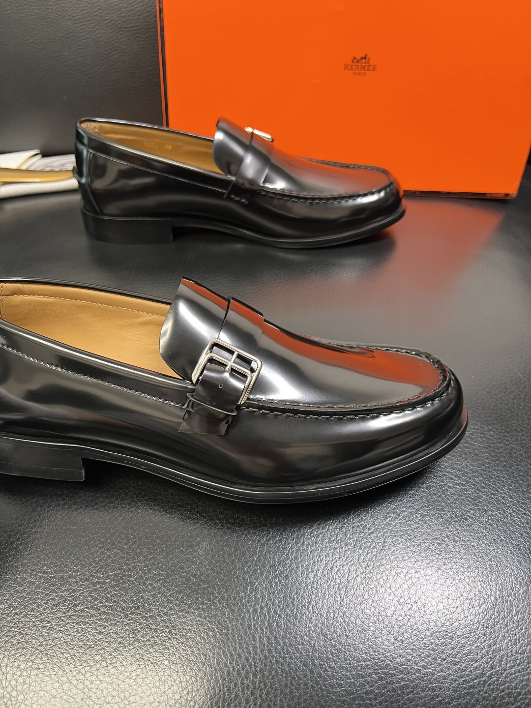 Hermes 高品质 顶级工艺品 爱马仕 专柜同步 原厂配置，意大利进口原版牛皮面料，透气舒适进口水染牛