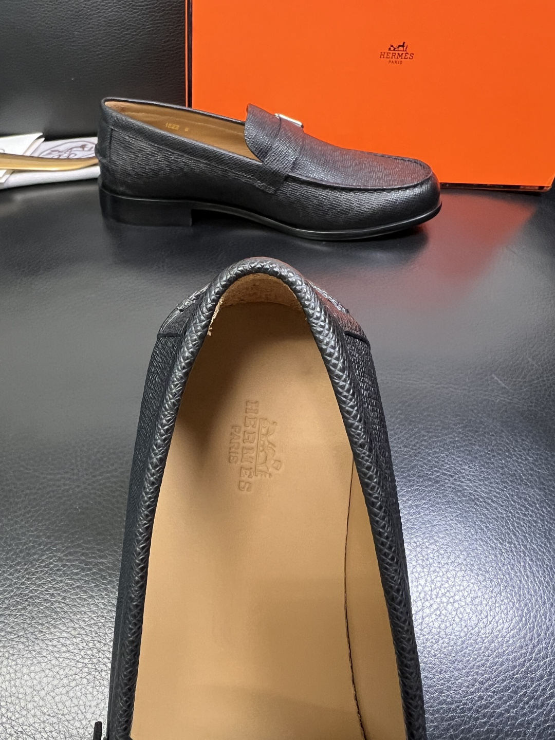 Hermes 高品质 顶级工艺品 爱马仕 专柜同步 原厂配置，意大利进口原版牛皮面料，透气舒适进口水染牛