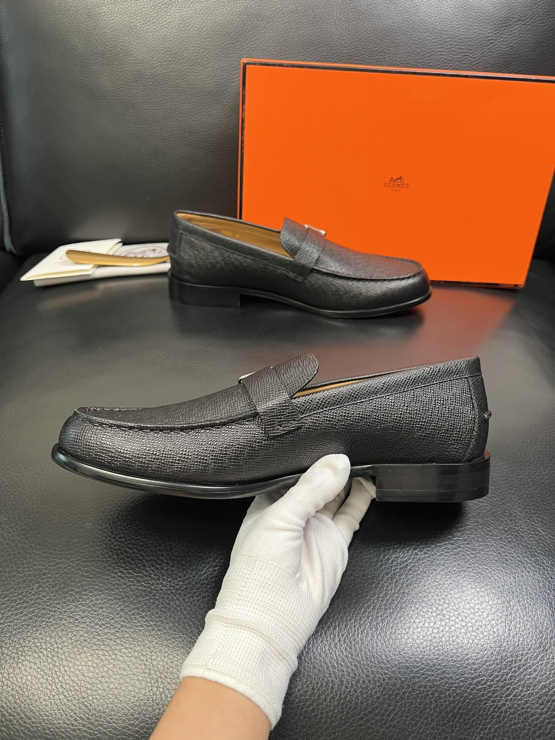 Hermes 高品质 顶级工艺品 爱马仕 专柜同步 原厂配置，意大利进口原版牛皮面料，透气舒适进口水染牛