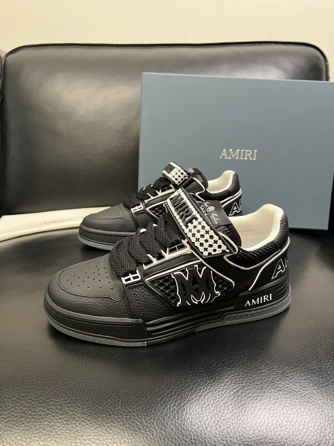 AMIRI 高品质 顶级工艺品 专柜同步 原厂配置，意大利进口原版牛皮面料，透气舒适进口水染牛里垫，鞋底