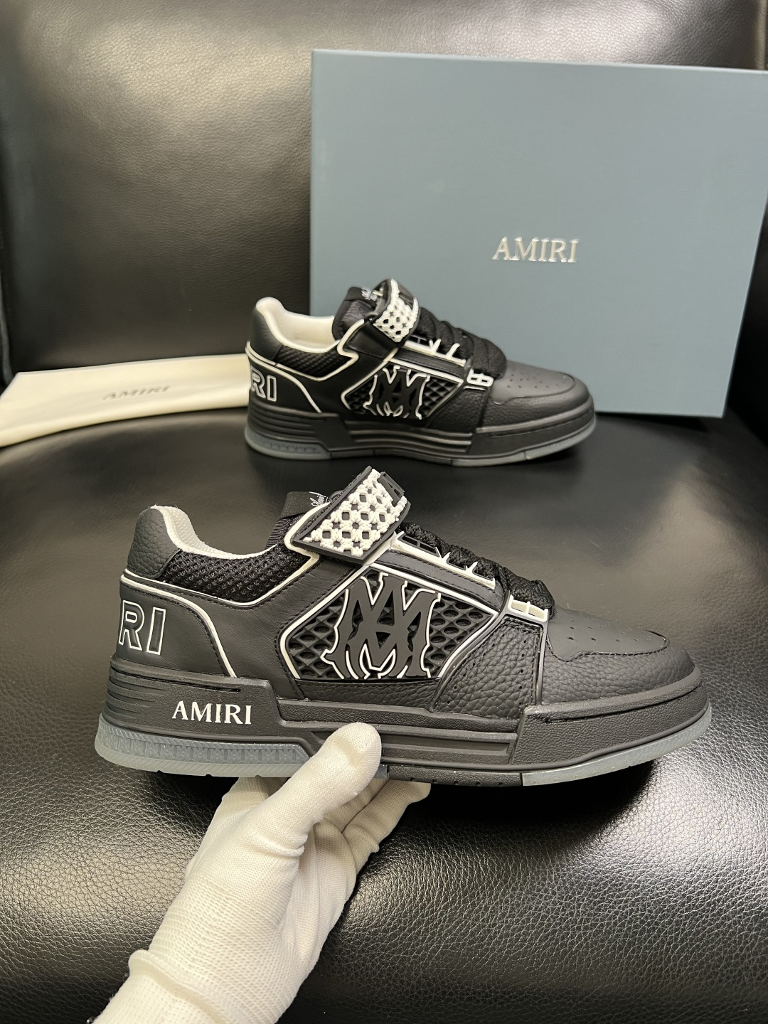 AMIRI 高品质 顶级工艺品 专柜同步 原厂配置，意大利进口原版牛皮面料，透气舒适进口水染牛里垫，鞋底