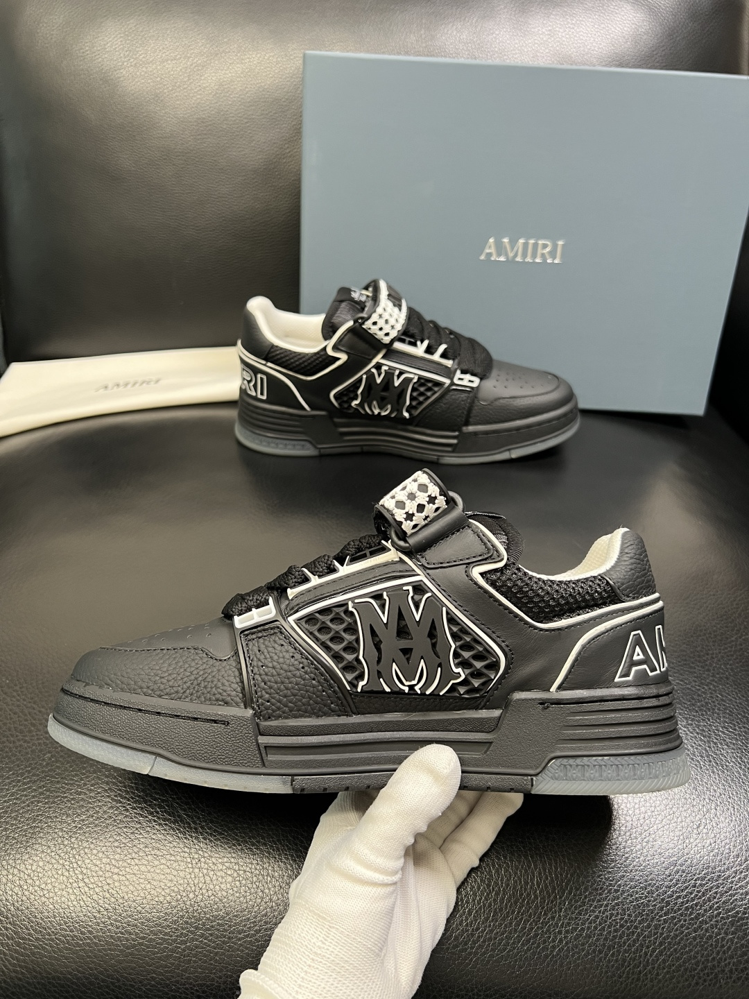 AMIRI 高品质 顶级工艺品 专柜同步 原厂配置，意大利进口原版牛皮面料，透气舒适进口水染牛里垫，鞋底