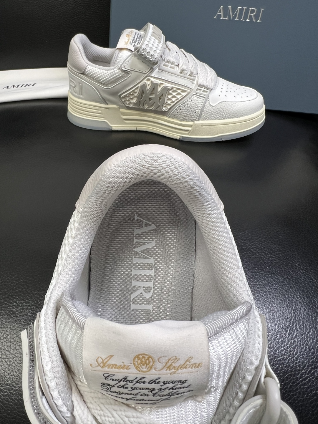 AMIRI 高品质 顶级工艺品 专柜同步 原厂配置，意大利进口原版牛皮面料，透气舒适进口水染牛里垫，鞋底