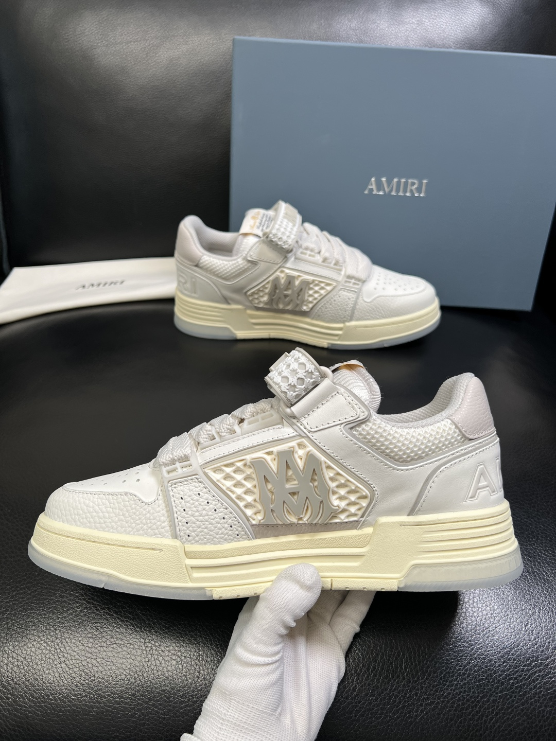 AMIRI 高品质 顶级工艺品 专柜同步 原厂配置，意大利进口原版牛皮面料，透气舒适进口水染牛里垫，鞋底