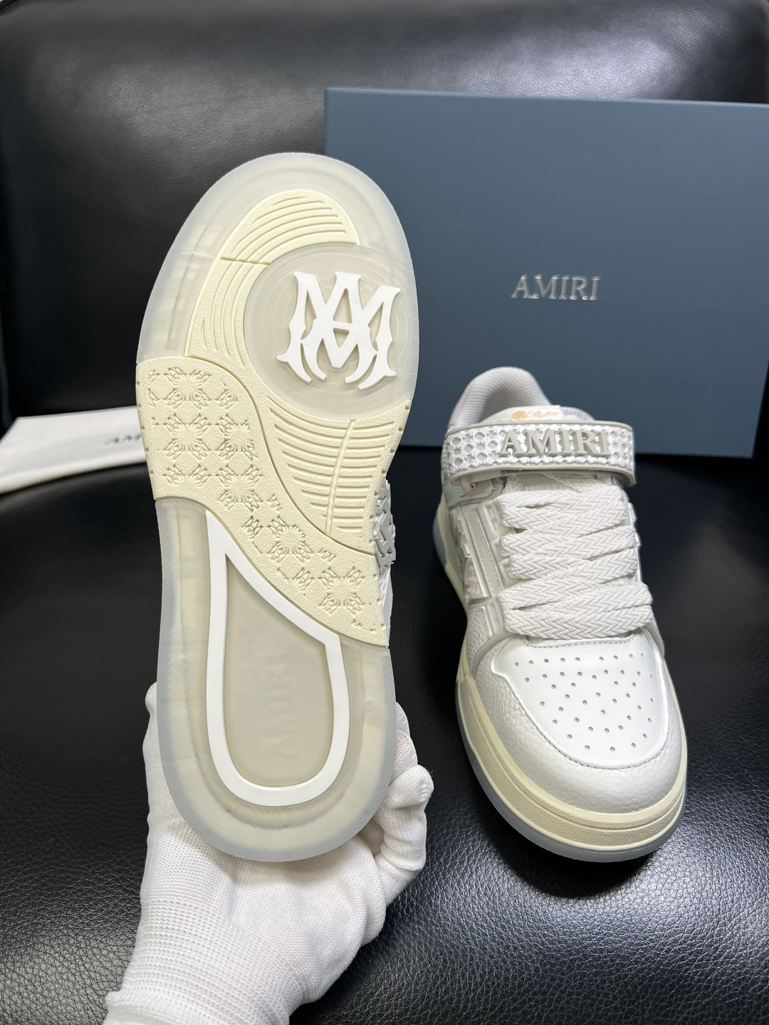 AMIRI 高品质 顶级工艺品 专柜同步 原厂配置，意大利进口原版牛皮面料，透气舒适进口水染牛里垫，鞋底