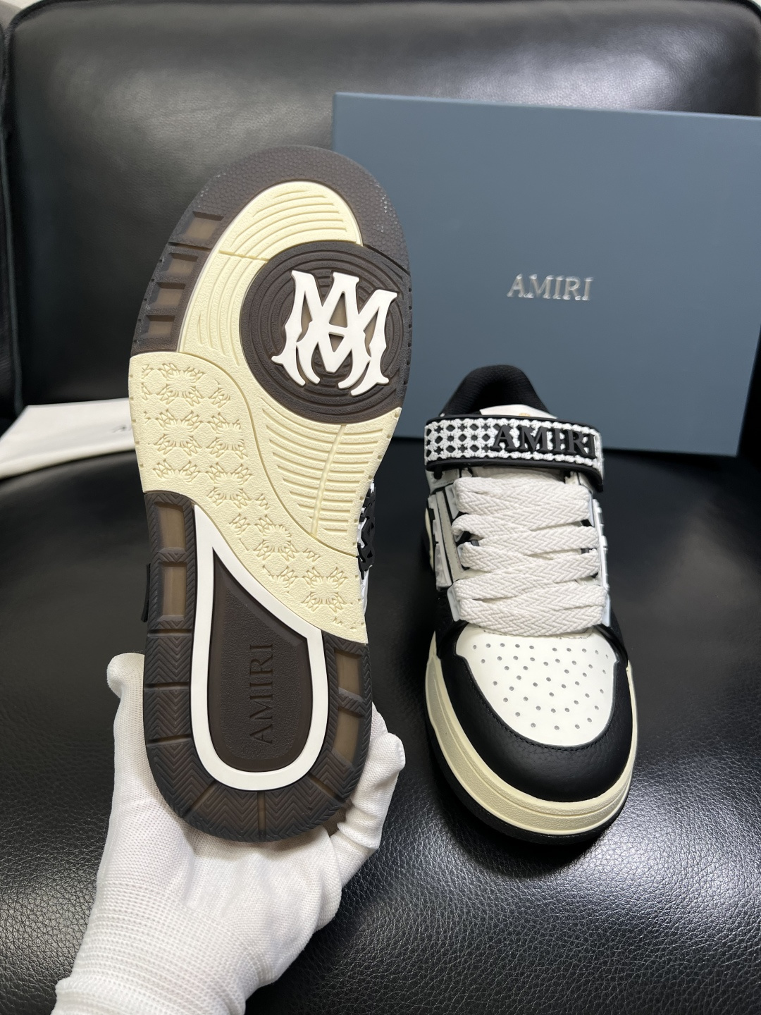 AMIRI 高品质 顶级工艺品 专柜同步 原厂配置，意大利进口原版牛皮面料，透气舒适进口水染牛里垫，鞋底