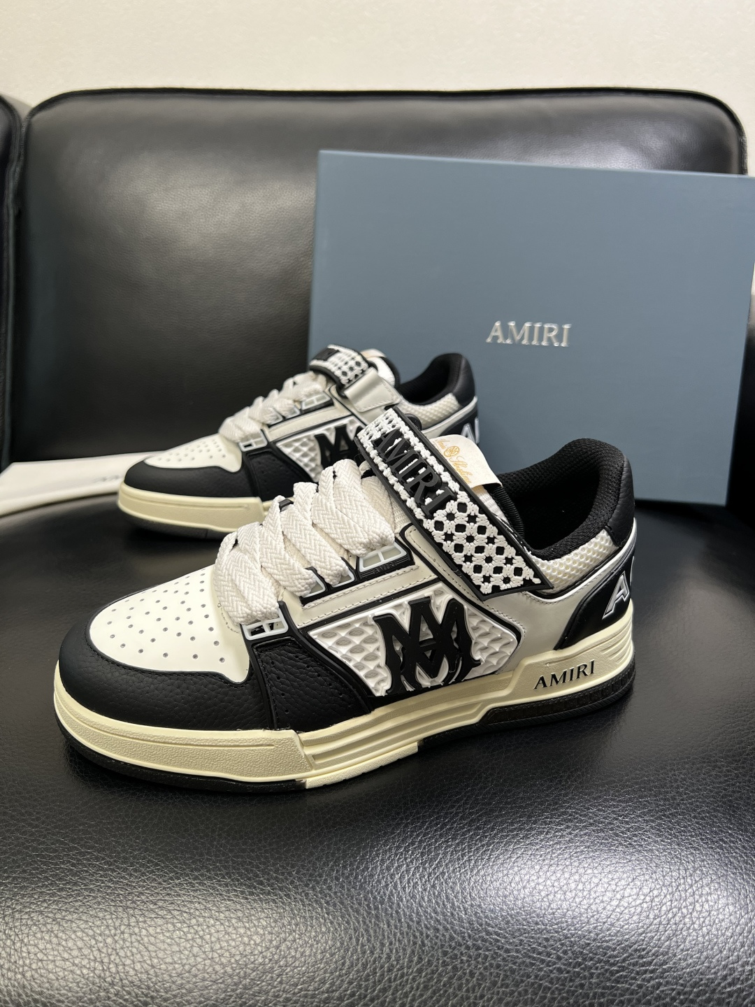 AMIRI 高品质 顶级工艺品 专柜同步 原厂配置，意大利进口原版牛皮面料，透气舒适进口水染牛里垫，鞋底