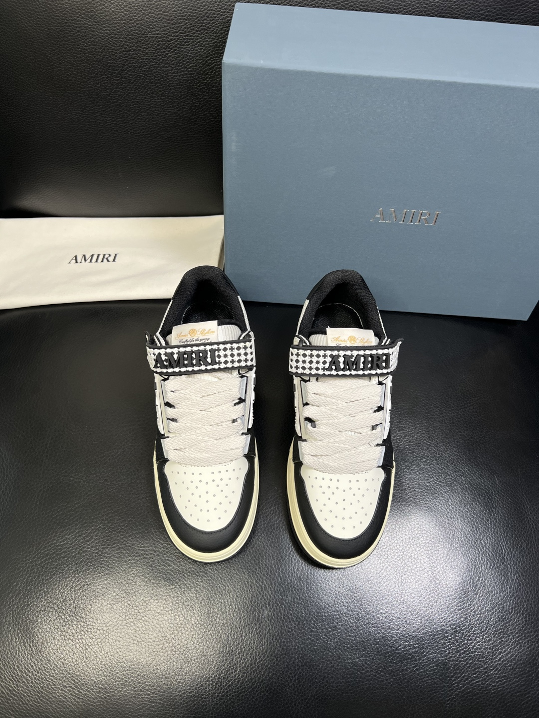 AMIRI 高品质 顶级工艺品 专柜同步 原厂配置，意大利进口原版牛皮面料，透气舒适进口水染牛里垫，鞋底