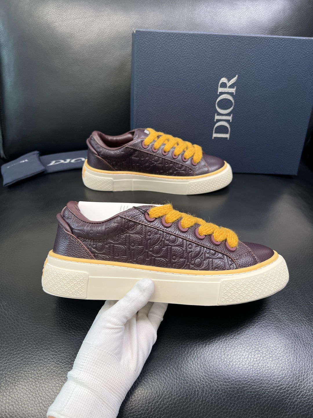 Dior 顶级工艺品 迪奥 专柜同步 原厂配置，意大利进口原版牛皮面料，透气舒适进口水染牛里垫，鞋底：原
