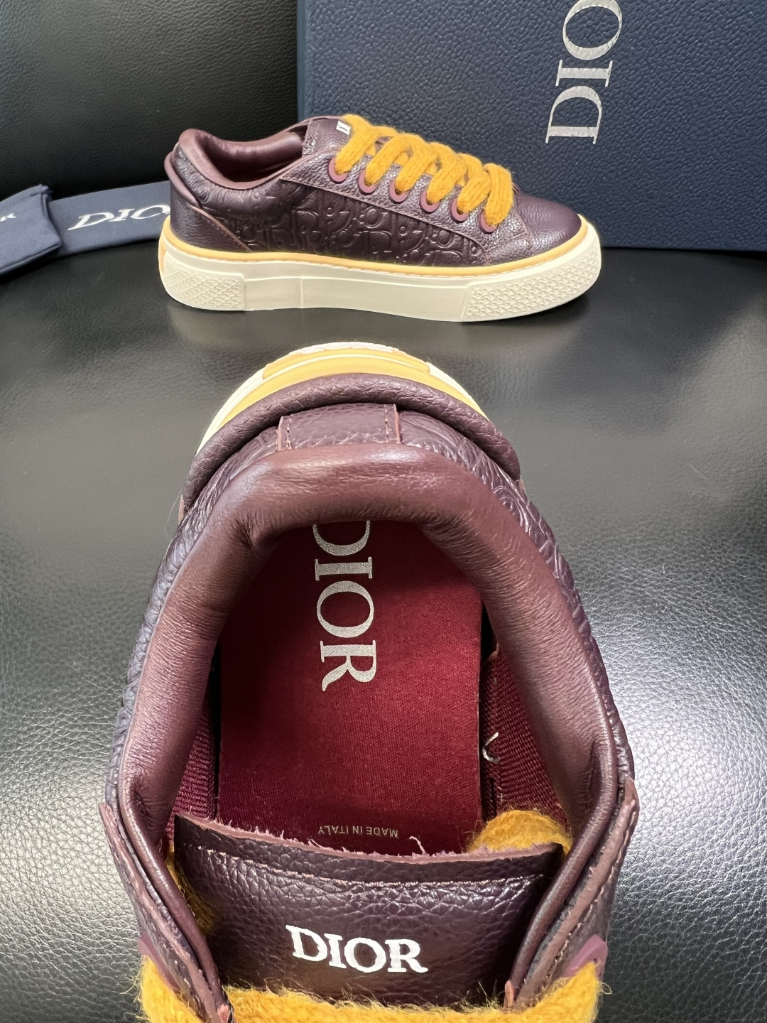 Dior 顶级工艺品 迪奥 专柜同步 原厂配置，意大利进口原版牛皮面料，透气舒适进口水染牛里垫，鞋底：原