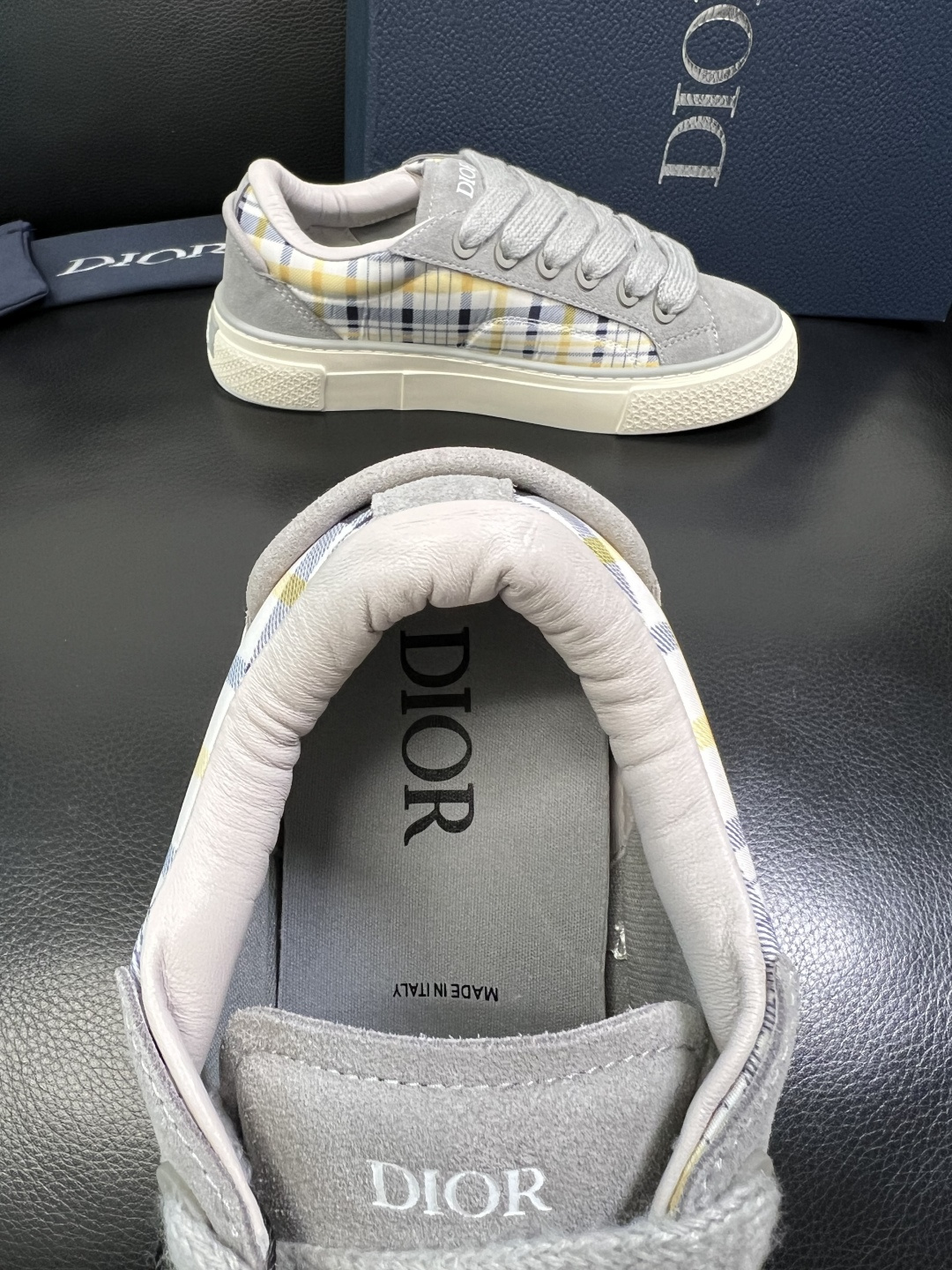 Dior 顶级工艺品 迪奥 专柜同步 原厂配置，意大利进口原版牛皮面料，透气舒适进口水染牛里垫，鞋底：原