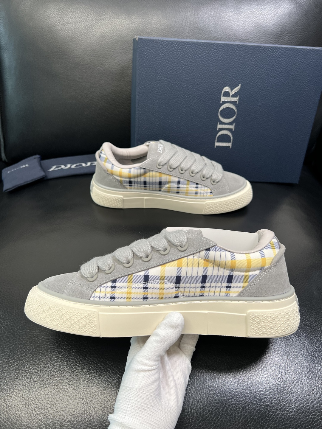 Dior 顶级工艺品 迪奥 专柜同步 原厂配置，意大利进口原版牛皮面料，透气舒适进口水染牛里垫，鞋底：原