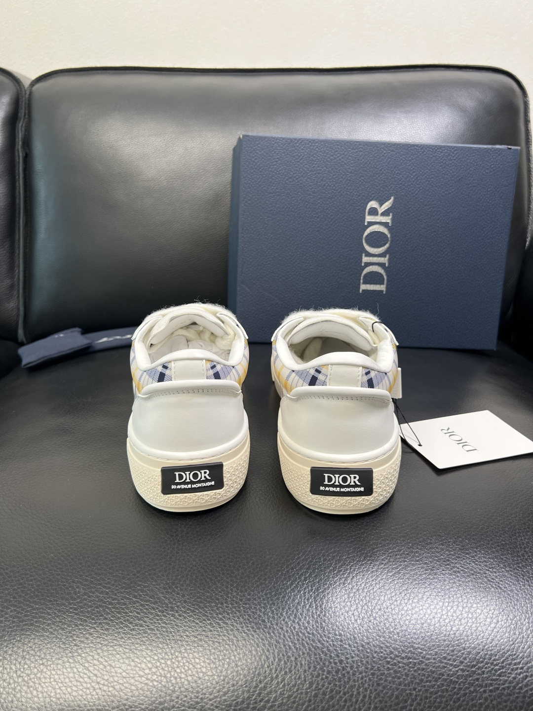 Dior 顶级工艺品 迪奥 专柜同步 原厂配置，意大利进口原版牛皮面料，透气舒适进口水染牛里垫，鞋底：原