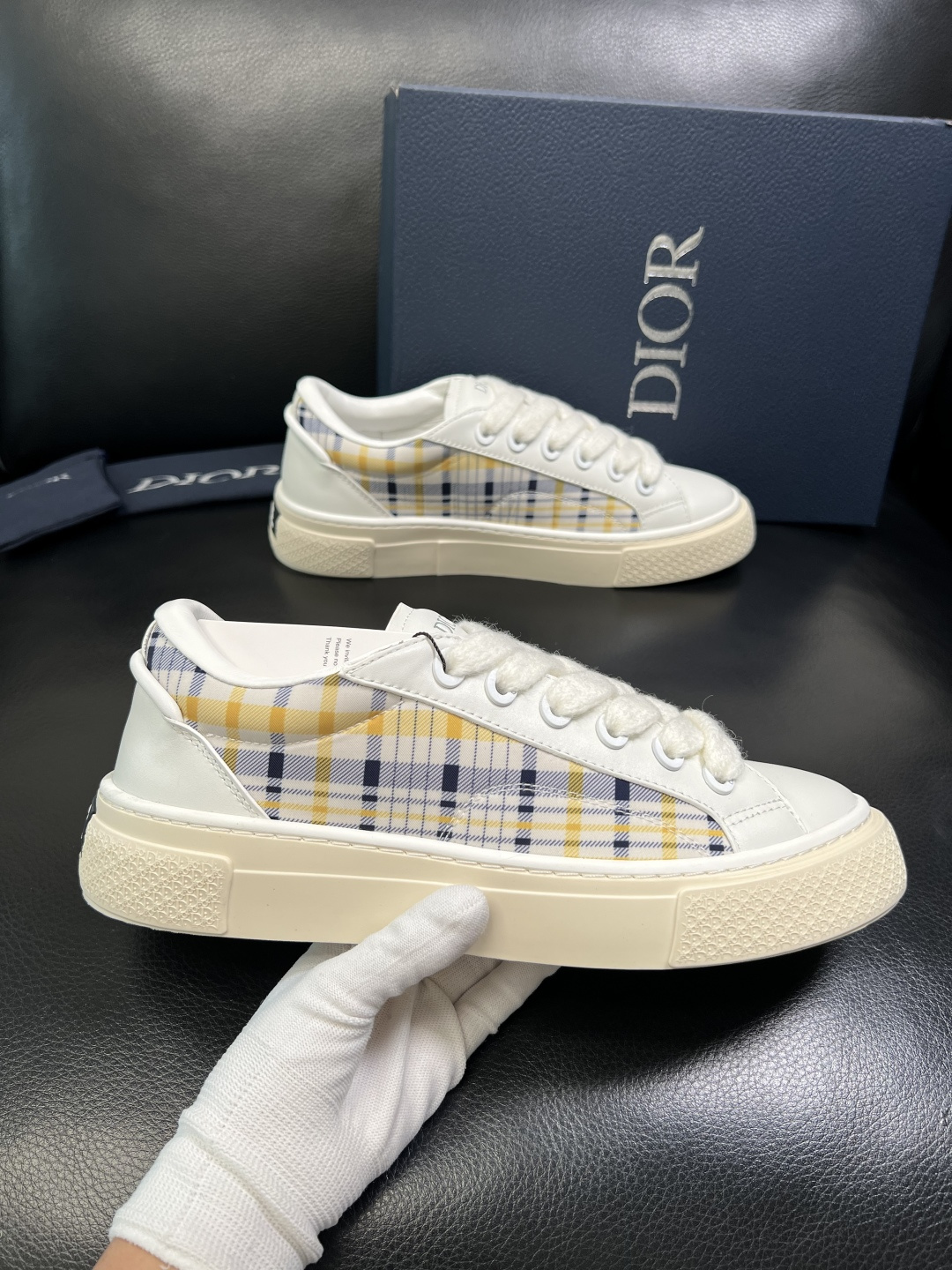 Dior 顶级工艺品 迪奥 专柜同步 原厂配置，意大利进口原版牛皮面料，透气舒适进口水染牛里垫，鞋底：原