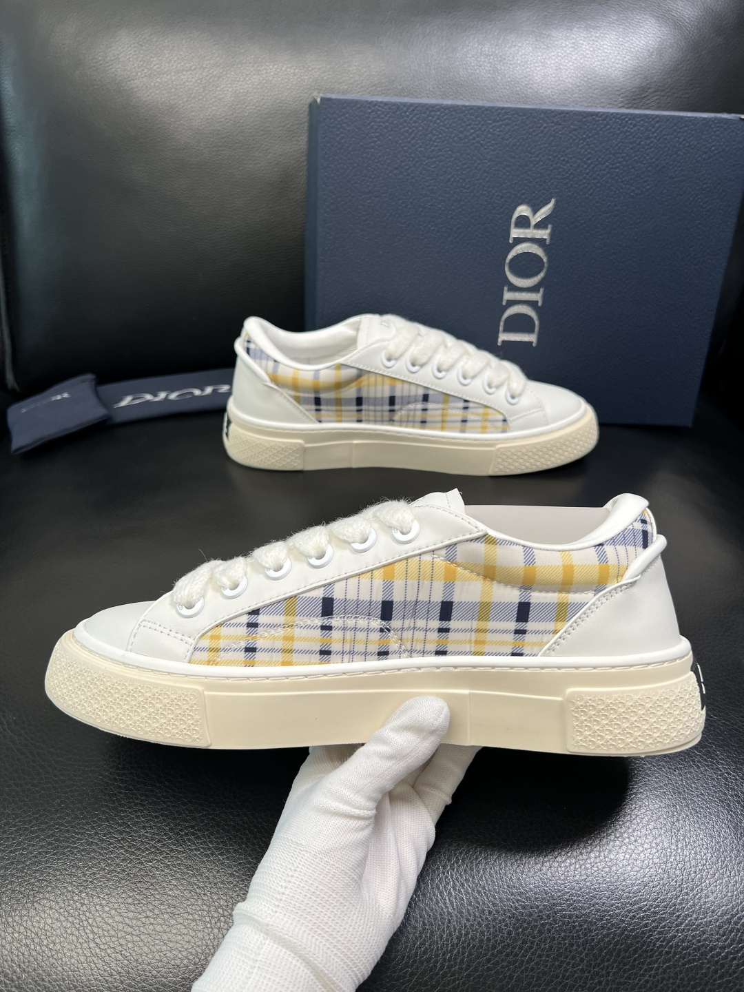 Dior 顶级工艺品 迪奥 专柜同步 原厂配置，意大利进口原版牛皮面料，透气舒适进口水染牛里垫，鞋底：原