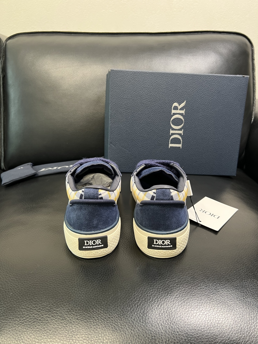 Dior 顶级工艺品 迪奥 专柜同步 原厂配置，意大利进口原版牛皮面料，透气舒适进口水染牛里垫，鞋底：原