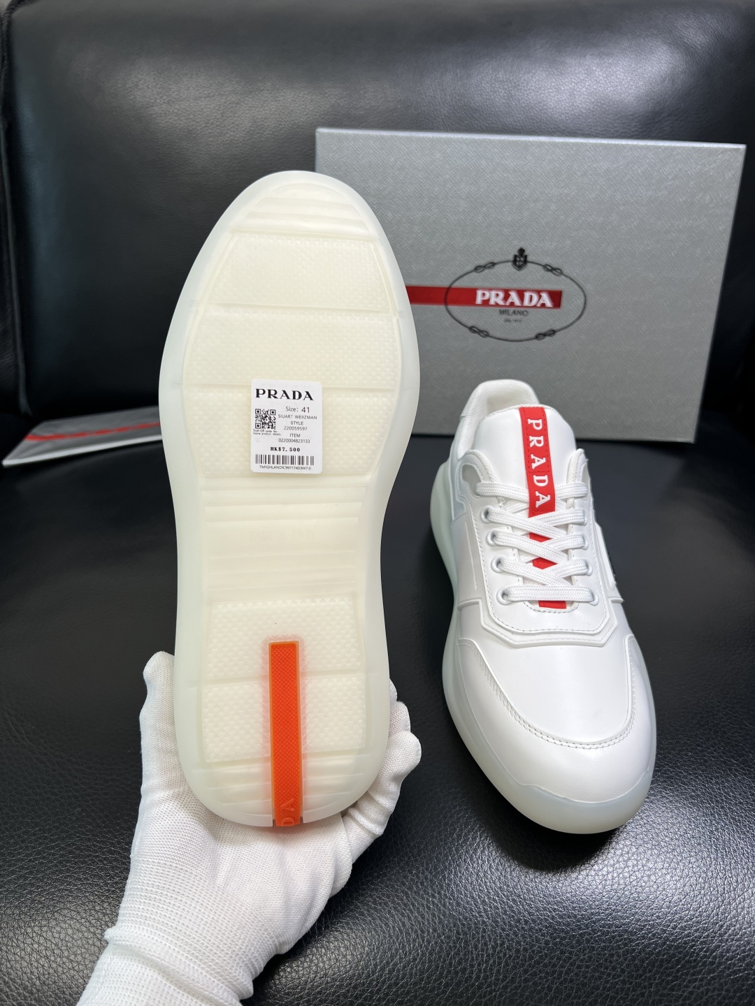 Prada 顶级工艺品，普拉达 专柜同步，原厂配置意大利进口牛皮拼布面料，进口牛皮内里垫，透气舒适，鞋底