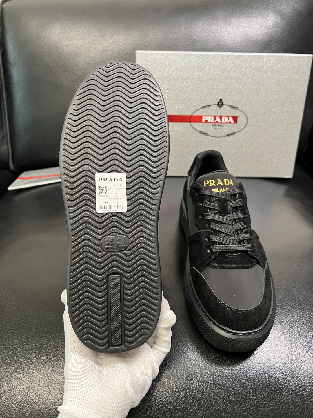 Prada 顶级工艺品，普拉达 专柜同步，原厂配置意大利进口牛皮拼布面料，进口牛皮内里垫，透气舒适，鞋底