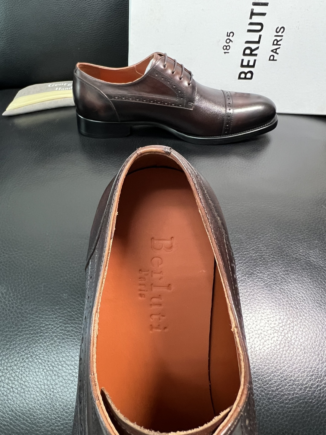 Berluti 顶级代购 布鲁提 专柜同步发售原厂配置，意大利进口牛皮面料，全进口水染牛皮里垫，鞋底：原