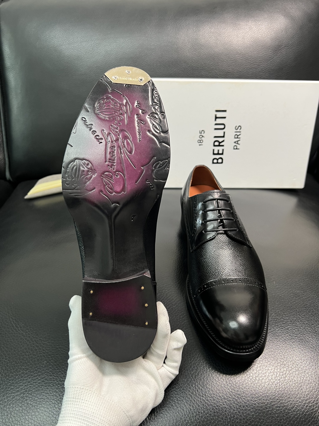 Berluti 顶级代购 布鲁提 专柜同步发售原厂配置，意大利进口牛皮面料，全进口水染牛皮里垫，鞋底：原