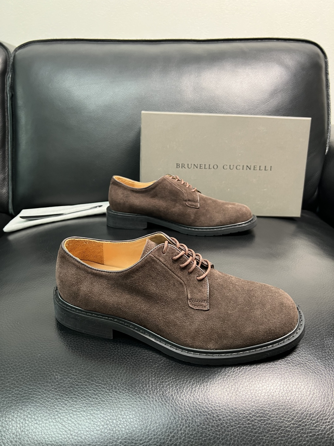 NO:729278,Brunello Cucinelli is a high-quality, top-notch handicraft. BC counters are equipped with original factory configurations. Italian imported cowhide fabric inner pads, high-quality splicing and complex craftsmanship, breathable and comfortable. The soles are specially provided by the original factory and are super comfortable. Original factory and single goods, welcome to compare, code number 39-44 (customized 38 45), brunello cucinelli, cowhide19860909Brunello Cucinelli 高品质 顶级工艺品 BC 专柜同步原厂配置,意大利进口牛皮面料牛内里垫,高品质拼接复杂工艺,透气舒适 鞋底原厂特供原版底超级舒适,原厂跟单货,欢迎对比,码数 39-44(订做38 45),,brunello cucinelli,cowhide,Men's shoes