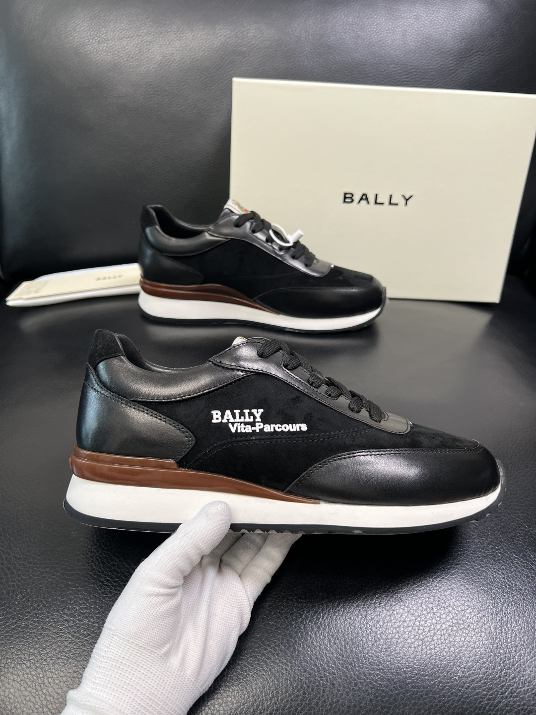 BALLY 高品质 顶级工艺品 巴利 专柜同原厂配置 ，鞋面意大利进口牛皮面料，进口水染牛皮里垫 ，鞋底