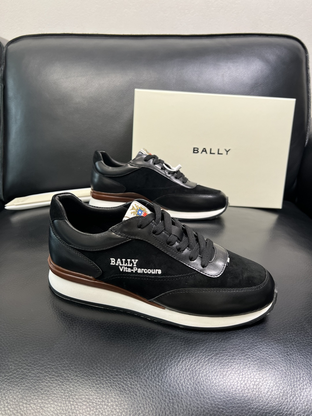 BALLY 高品质 顶级工艺品 巴利 专柜同原厂配置 ，鞋面意大利进口牛皮面料，进口水染牛皮里垫 ，鞋底