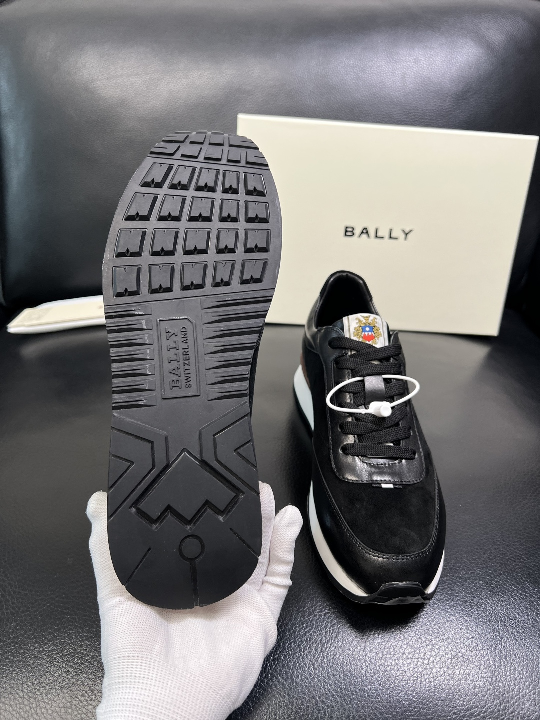 BALLY 高品质 顶级工艺品 巴利 专柜同原厂配置 ，鞋面意大利进口牛皮面料，进口水染牛皮里垫 ，鞋底