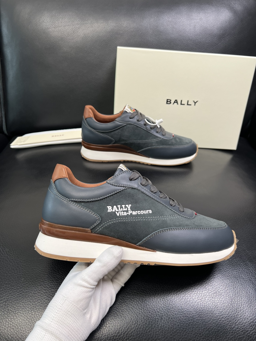 BALLY 高品质 顶级工艺品 巴利 专柜同原厂配置 ，鞋面意大利进口牛皮面料，进口水染牛皮里垫 ，鞋底