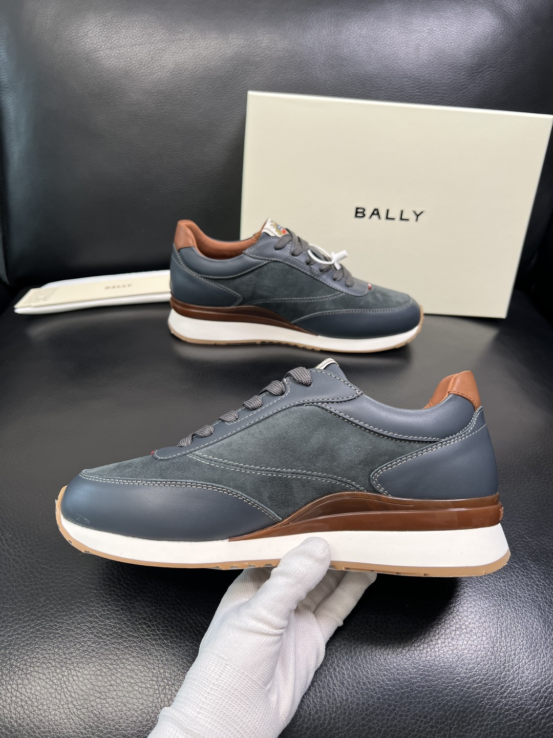 BALLY 高品质 顶级工艺品 巴利 专柜同原厂配置 ，鞋面意大利进口牛皮面料，进口水染牛皮里垫 ，鞋底