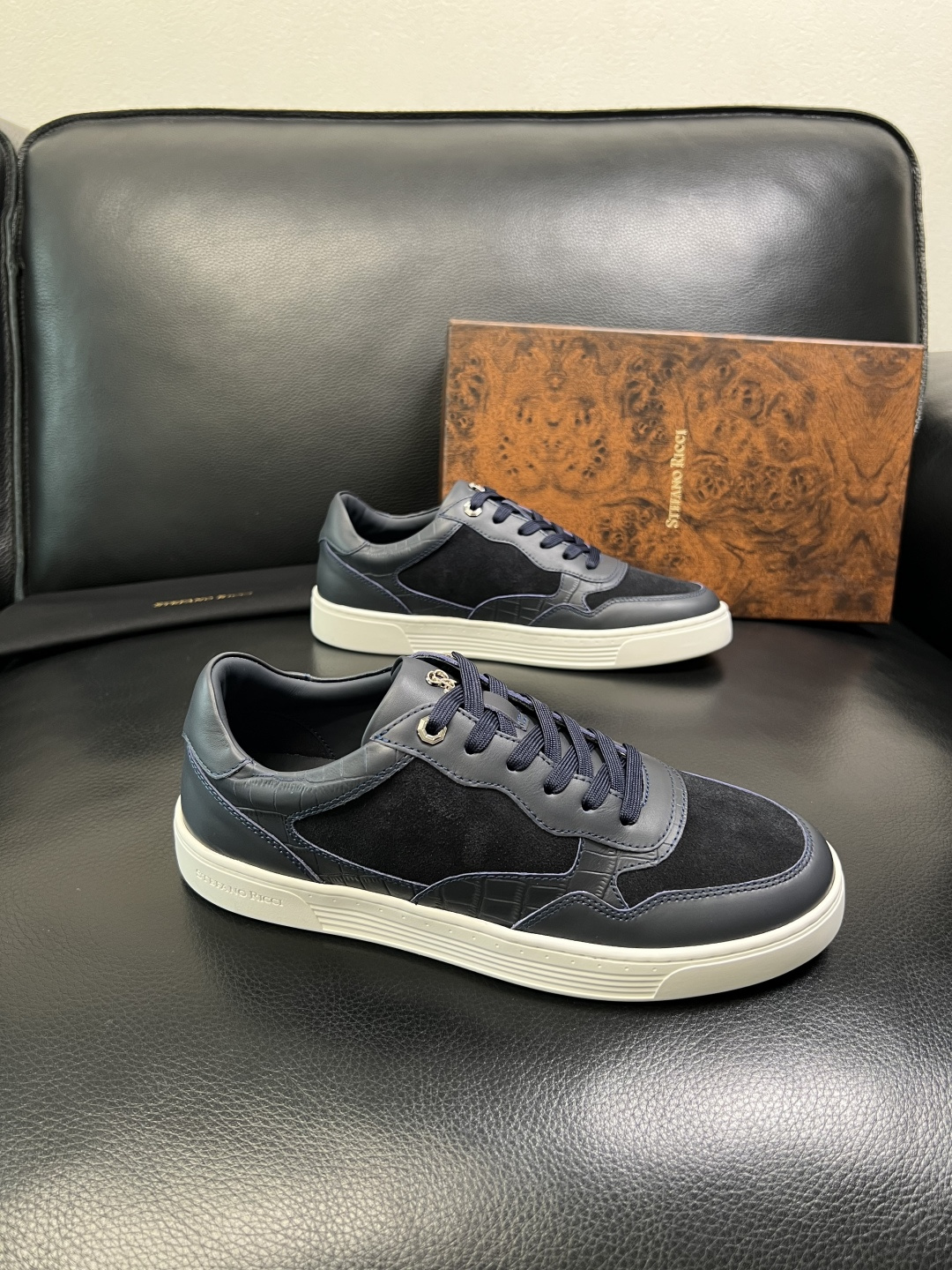 NO:744808,Only exchange code without refund StefanoRicci high quality top handicrafts Stephen Raunich counter new products synchronized, uppers imported from Italy cowhide patchwork fabric, imported water-dyed cowhide inner pads, original soles specially provided by the original factory, exclusive movable molded soles super comfortable, original factory and single goods, high quality, welcome to compare, code number 39-45,,cowhide19860909只换码不退 StefanoRicci 高品质 顶级工艺品史蒂芬 劳尼治 专柜新品同步,鞋面意大利进口牛皮拼布面料,进口水染牛皮内里垫,鞋底原厂特供原版底,独家活动成型底超级舒适,原厂跟单货, 高品质,欢迎对比,码数 39-45,,cowhide,Men's shoes