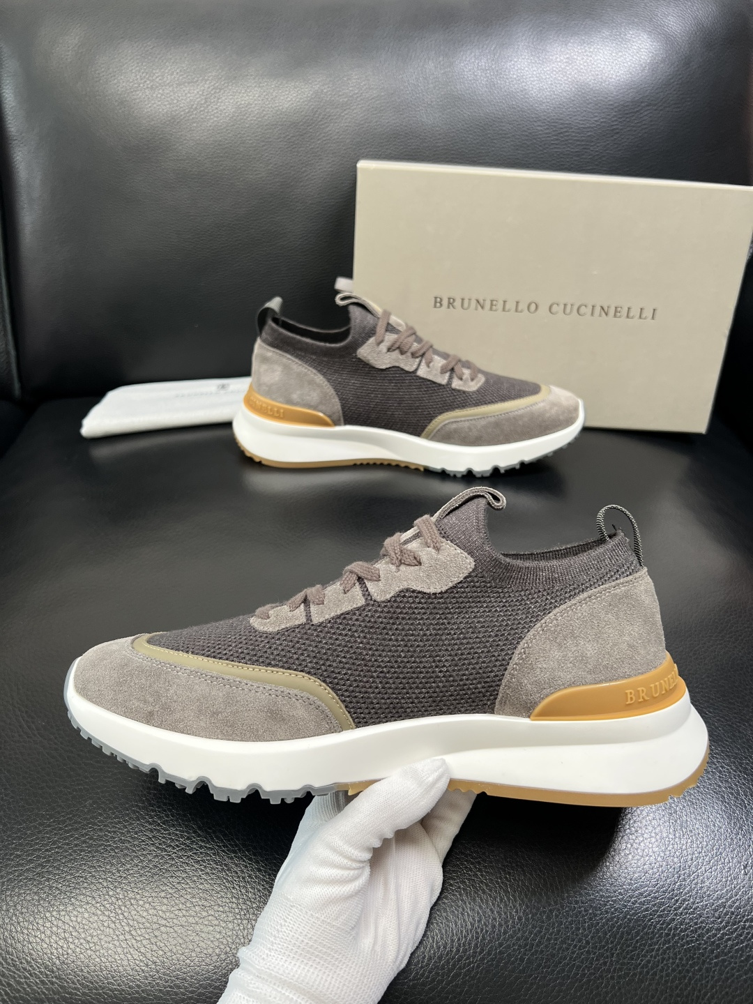 Brunello Cucinelli 高品质 顶级工艺品 BC 专柜同步原厂配置，意大利进口牛皮面料牛内
